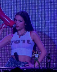 VOTE.