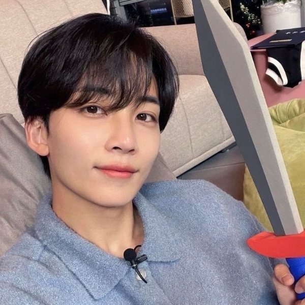 jeonghan straight