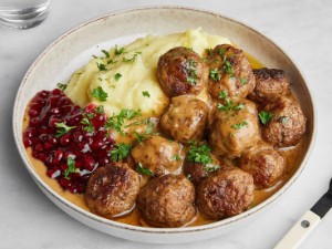 Meatballs and mashed potatoes