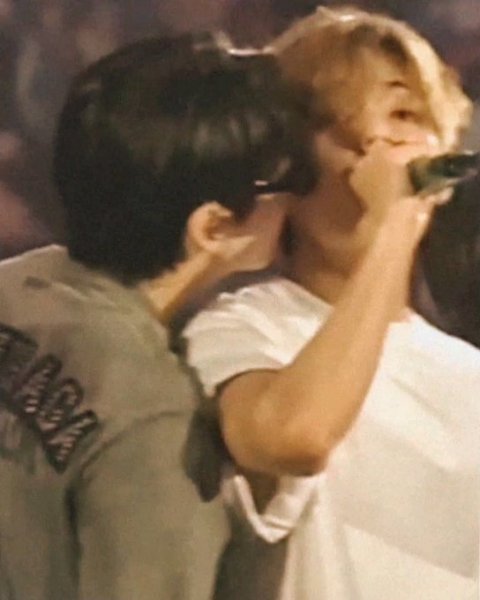 paris taekook