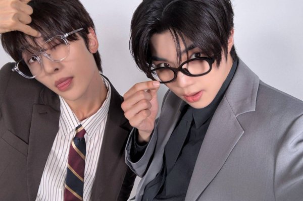 lapiz glasses selca (mtw wink ver.)