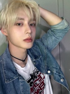 jiwoong (zerobaseone)