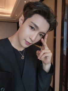 lay (exo)