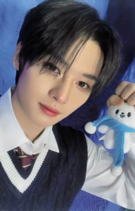 lee know (stray kids)