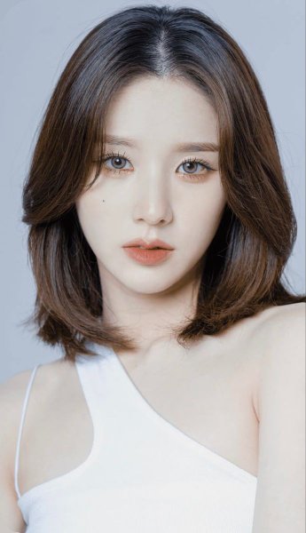 Heejin artms