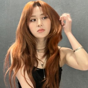 Huh Yunjin - Le Sserafim