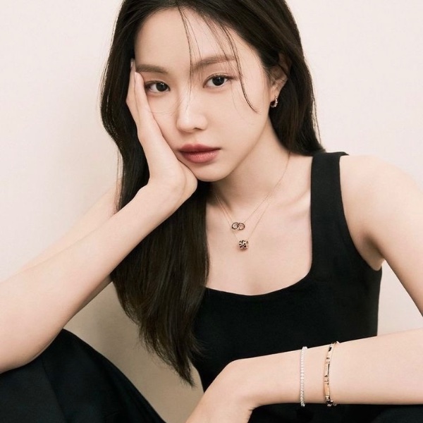 naeun (apink)