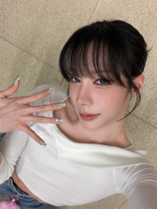 Small ponytail with bangs!!