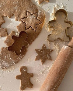 baking christmas cookies 🎄