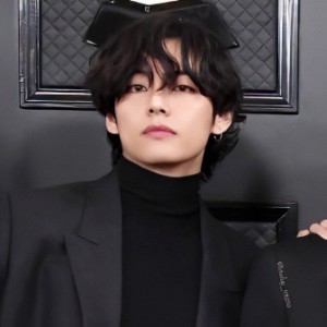 v (bts)