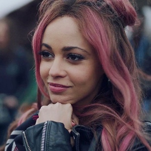Toni Topaz