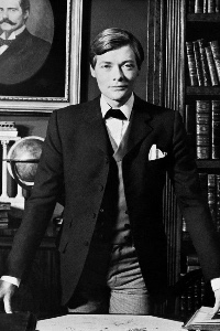 Simon Ward