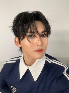 Short black hair!!