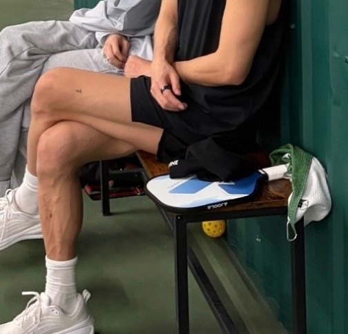 pickleball game thighs