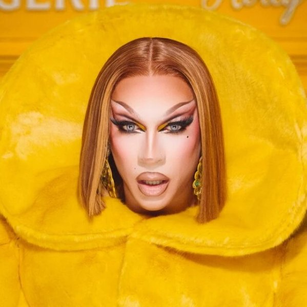 HollyWhiteDRFR4CastMug