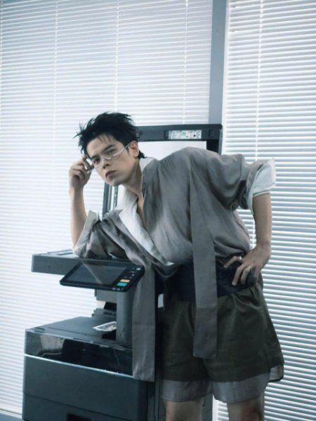 thỏ thư kí l'officiel