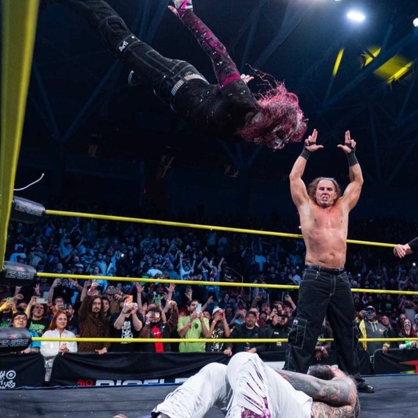 Jeff Hardy – Swanton Bomb