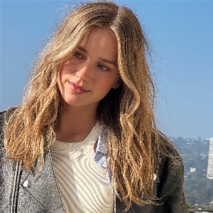 elizabeth lail (vanessa shely)