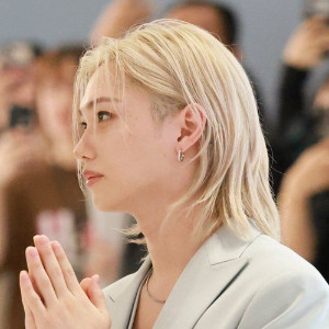 Blond medium + undercut