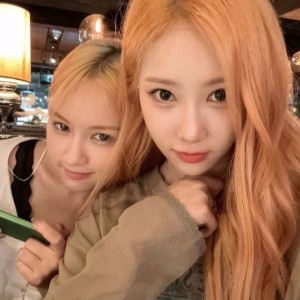 Sidong (Siyeon + Handong)