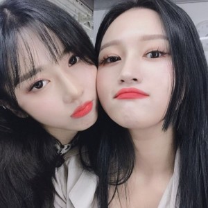 Siyoo (Siyeon + Yoohyeon)