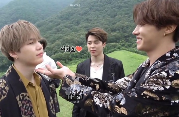the looks like a painting moment