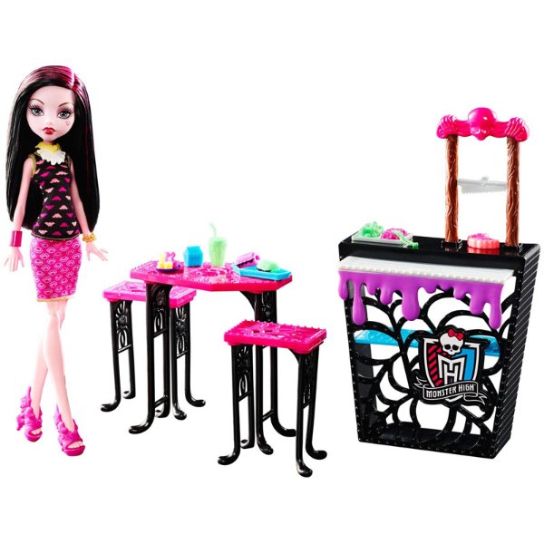 Draculaura-Beast-Bites-Cafe