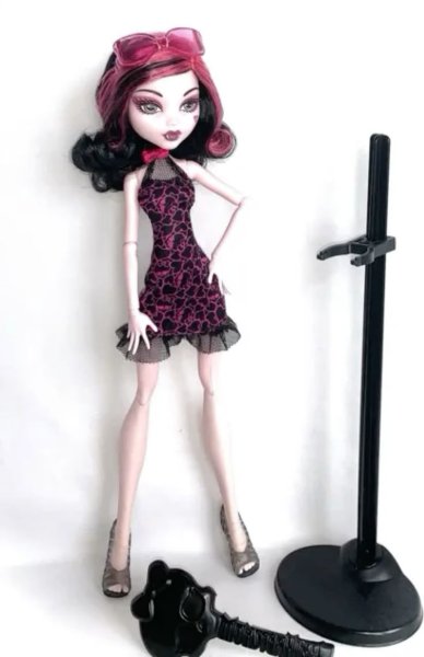 Draculaura Roadster