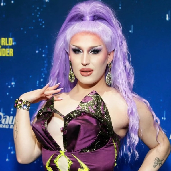 Amanda Tori Meating (S16)