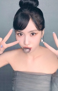 bubblegum momo