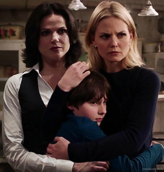 Emma & Regina (OUAT)