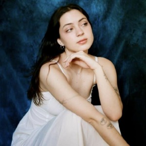 Lizzy MacAlpine