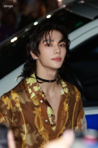 242109 Versace fashion week