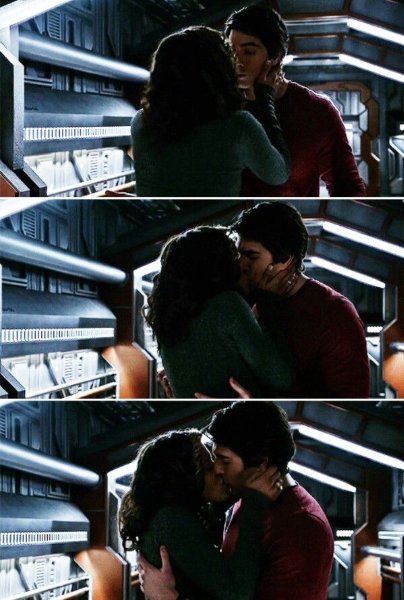 Ray Palmer x Kendra Saunders