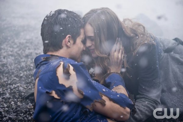 Ronnie Raymond x Caitlin Snow