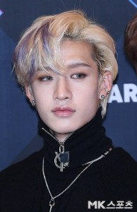 bangchan - blonde/purple streaks