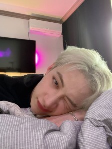 bangchan - short blonde