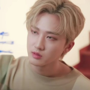 changbin - short blonde