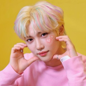 felix - rainbow blonde