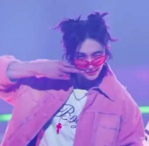 hyunjin - choso hair