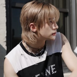 hyunjin - dirty blonde