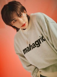 hyunjin - straight down brown