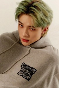 hyunjin - washed out teal/green