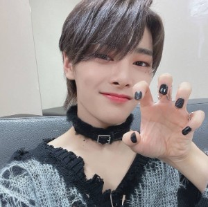 i.n - black mini-mullet