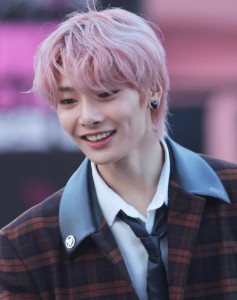 i.n - fluffy pink