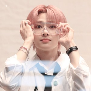 i.n - straight down pink