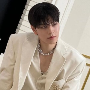seungmin - short black bangs