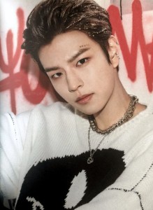 seungmin - slickback w/glitter