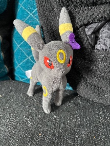 Umbreon plushie