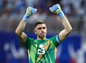 Dibu Martinez